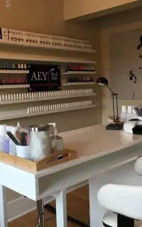 اجاره لاین ناخن و مژه (استخدام افراد با سابقه)