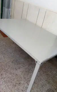 تخت اهنی