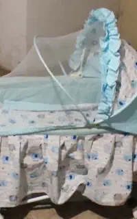 هدیه گهواره و تخت کودک کنار تختخواب مادر