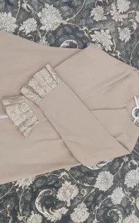 کت مجلسی پایین گیپور سایز۳۸تا۴۰ کاملانورنگ کرمی