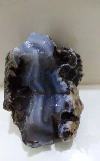 عقیق سلیمانی فوق کلکسیونی صدرصد طبیعی در دل کوه