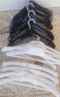 چوب لباسی آویز
