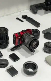 Canon eos M
