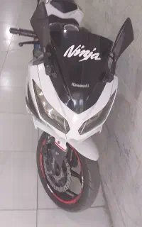 کاوازاکی نینجا ۳۰۰