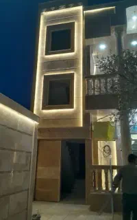 بنایی ساختمان با سابقه زیاد و با انصاف.