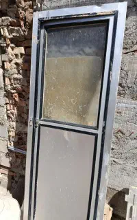 درب و پنجره سرویس و حمام