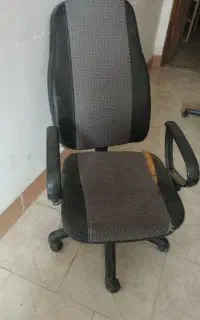 دو عدد صندلی چرخ دار