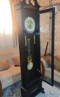 ساعت چوبی عمودی سالم