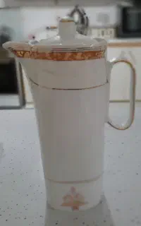 تعدادی ظروف آشپزخونه