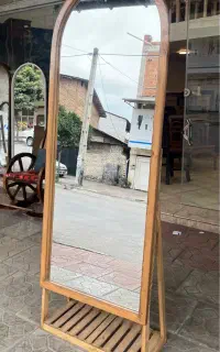 آینه قدی پایه دار