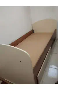 تخت یک نفره