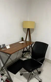 میز کامپیوتر مدرن