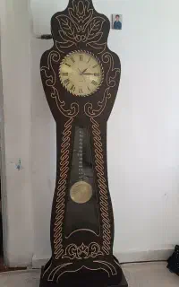 ساعت کنار سالنی ودیواری