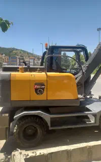 مینی بیل لاستیکس فوریوز