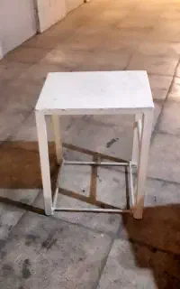 چهارپایه‌‌ی‌مقاوم‌،سالم