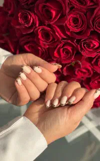 استخدام ناخنکار حرفه ای و دستیار مبتدی