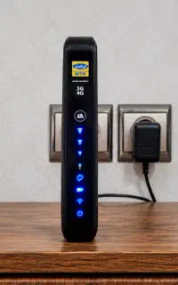 مودم 4G ایرانسل مدل D-100 + سالم و تمیز