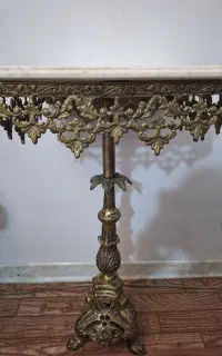 میز جنس برنجی