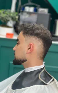 آموزشگاه وارنا(اموزش ۰ تا ۱۰۰ ارایشگری)