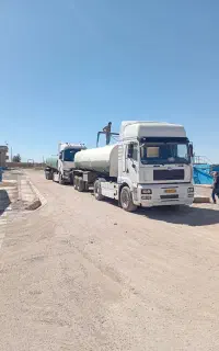 راننده پایه یک دهچرخ وبنز تک کشنده تریلی