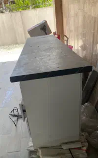 یک عدد کانتر ( جزیره ) عرض صفحه کابینت ۶۵ طول ۲۱۰