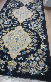 فرش درحدنو، 1متردر 3متر.خوش نقش سالم