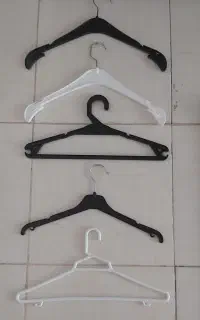 انواع چوب لباسی در حد نو