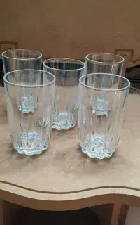 تعدادی ظروف