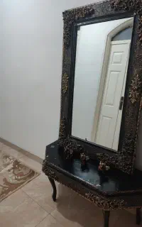 آیینه و کنسول