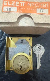 فروش ۳ عدد قفل کمد دیواری ELZE