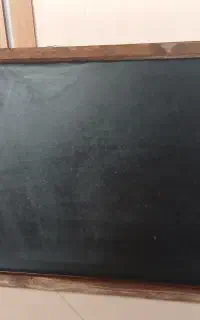 تخته سیاه با گچ