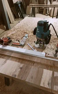 نجاری و تعمیر انواع دکوراسیون و مبلمان چوبی