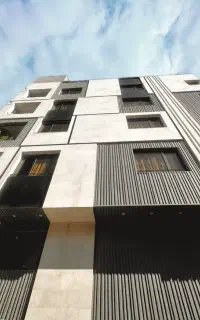 سنگ ساختمانی با بتن اکسپوز شیاردار