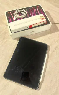 آیپد m2 باقلم باتری ۱۰۰ در حد نو