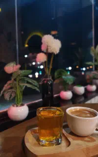 جذب همکار خانم آشنا به کافه