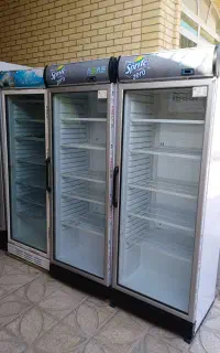 یخچال و فریزر ایستاده ۷۰ سانتی تک در فروشگاهی