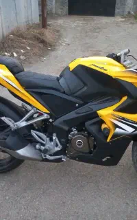 Rs200 باجاج هندوستان