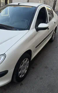 سواری پژو ۲۰۶ sd سفید مدل ۹۵