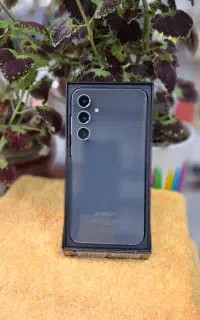 Samsung s23FE