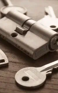 کلید سازی قفل سازی (تمامی نقاط استان قم) ۲۴ ساعته