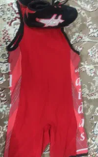 کفش و لباس  کشتی نونو