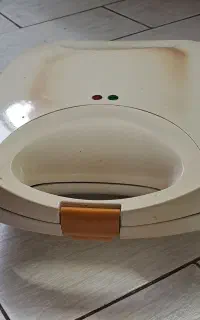 ساندویچ ساز دسینی