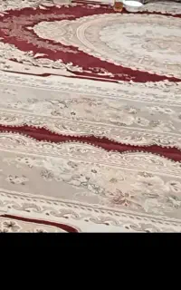 فرش و زیر تلویزیون