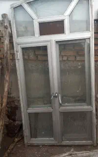 سه عدد پنجره اراک قدیمی با شیشه هاش