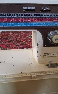 فروش چرخ خیاطی ژانومه همراه با گلدوزی