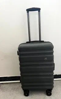 چمدان نشکن سایز ۲۸ اینچی سایز متوسط