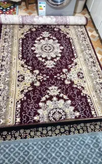 قالی بسیار نو و سالم هست