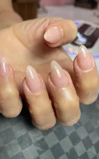 کاشت ناخن و کاشت مژه