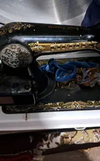 چرخ خیاطی قدیمی سالم