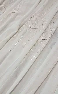 پرده سالم و در حد نو و زیبا